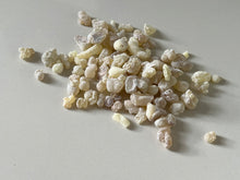 Load image into Gallery viewer, Bowsellia Sacra Frankincense from Dhofar 佐法爾阿曼綠乳香