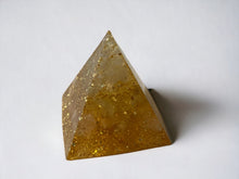Load image into Gallery viewer, Handmade Orgonite 手工製能量金字塔