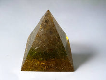 Load image into Gallery viewer, Handmade Orgonite 手工製能量金字塔